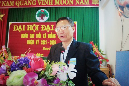 6... và, ông Nguyễn Văn Lĩnh - Chủ tịch Hội NCT huyện phát biểu chỉ đạo đại hội.jpg
