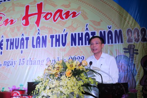 đồng chí Lê Văn Phúc- TVHU- PCT UBND huyện- Trưởng ban tổ chức khai mạc liên hoan.jpg