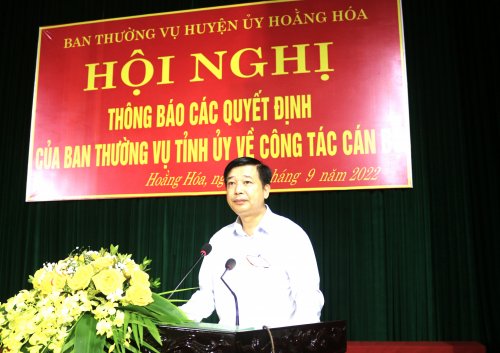 Ảnh 5. Đồng chí Lê Xuân Thu, Tỉnh ủy viên, Bí thư Huyện ủy, CHủ tịch HĐND huyện phát biểu chúc mừng.JPG