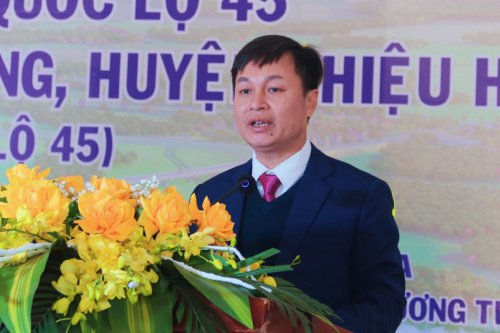 4. Đồng chí Lê Thanh Hải - Chủ tịch UBND huyện Hoằng Hóa phát biểu cam kết bảo đảm an ninh, trật tự, tiến độ giải phóng mặt bằng để các nhà thầu thi công bảo đảm tiến độ..jpg