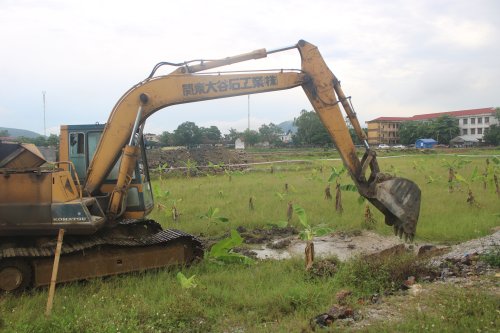 6. Tiến hành cưỡng chế - san lấp mặt bằng, thu hồi đất của hộ bà Lan.JPG